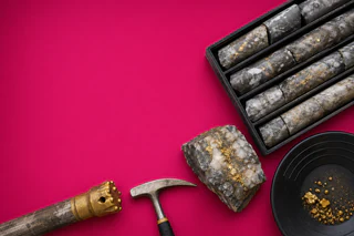 Golden Horse Advances Southern Cross Gold with Visible Gold and $39M Cash