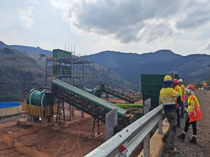 Installation of conveyors to feed ball mills Figure 8: Team observation of conveyors