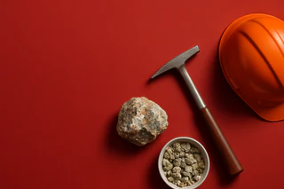 New Frontier Minerals Unveils Bulk Sample and New Prospect Ahead of Drilling at Harts Range