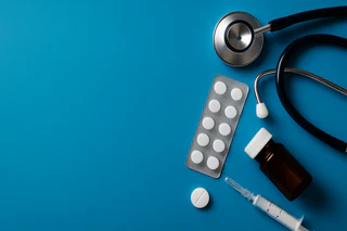 Syntara Narrows Loss, Advances Amsulostat with FDA Fast Track and $20M Capital Raise