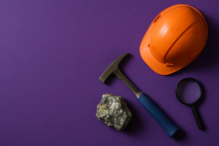 Black Bear Minerals Uncovers High-Grade Silver and Base Metals in Historic Shafter Stockpiles