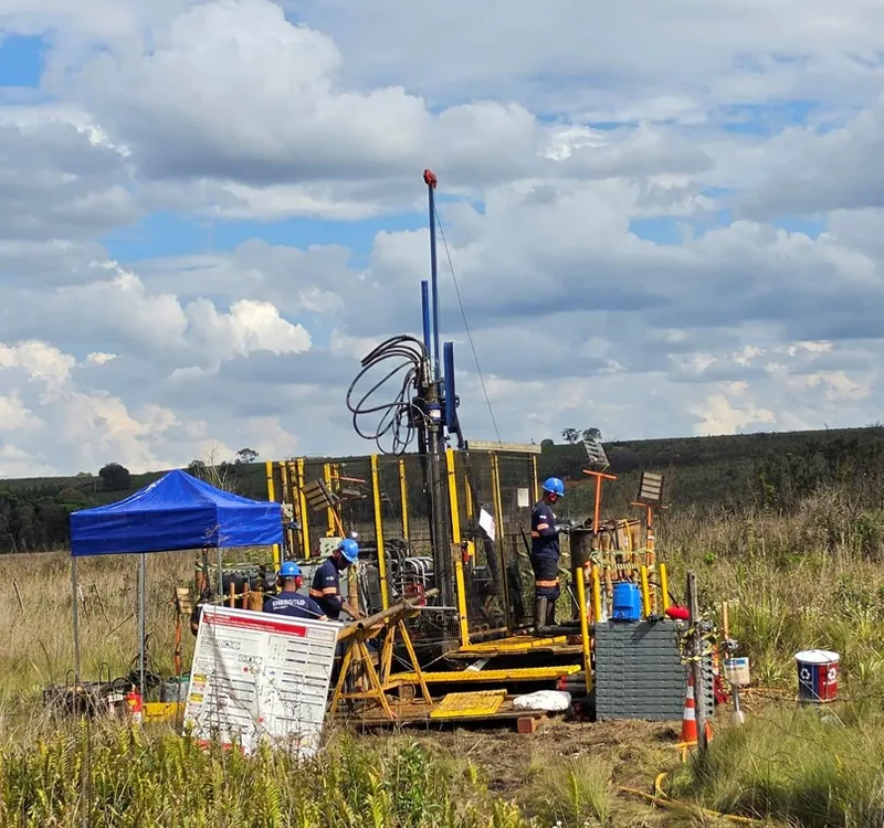 Drill rig on collar position at the Serra Negra Project