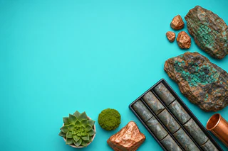 Caravel Minerals Advances DFS and Secures Key Mining Lease with $220M Debt Interest