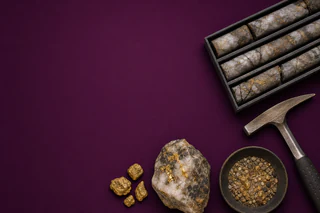 Augustus Minerals finds broad gold system as Clifton East drilling steps up